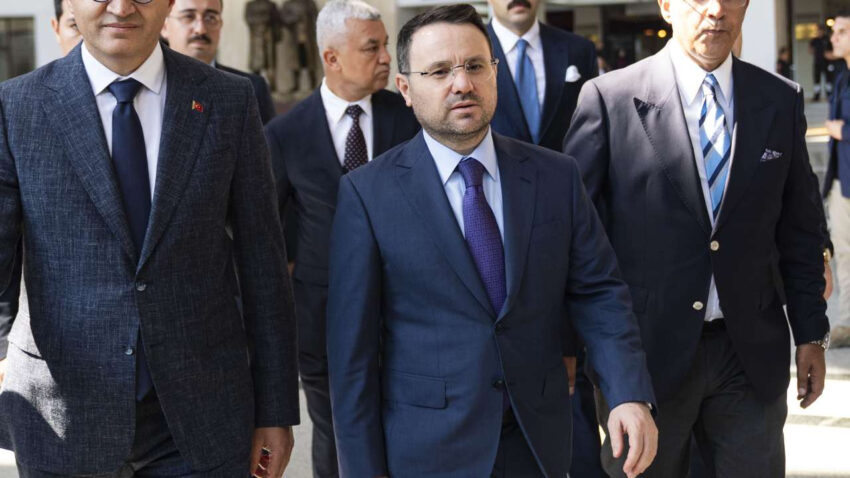 Son dakika haluk leventin tutuklanmasindan sonra akin gurlekten ilk aciklama W9fOUHjm